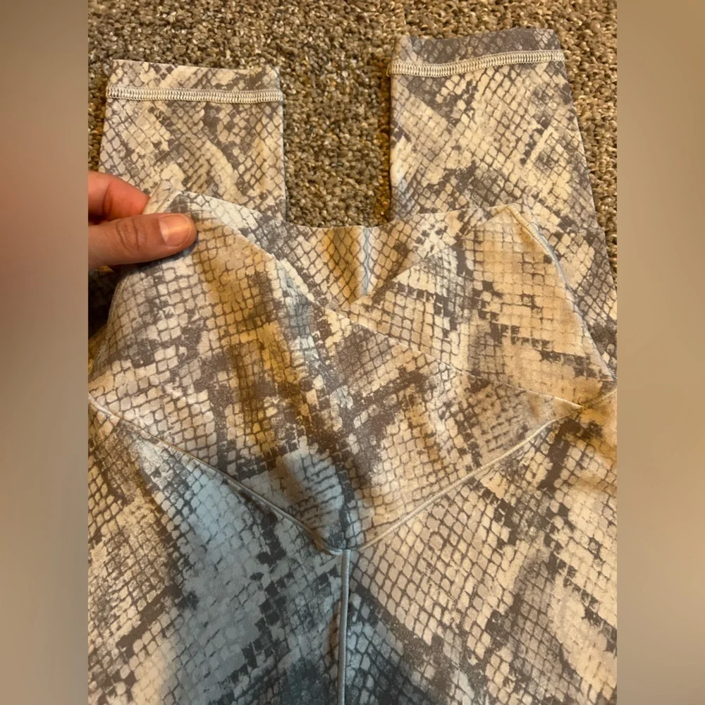 Aerie Gray Snake Print high rise cross waist leggings